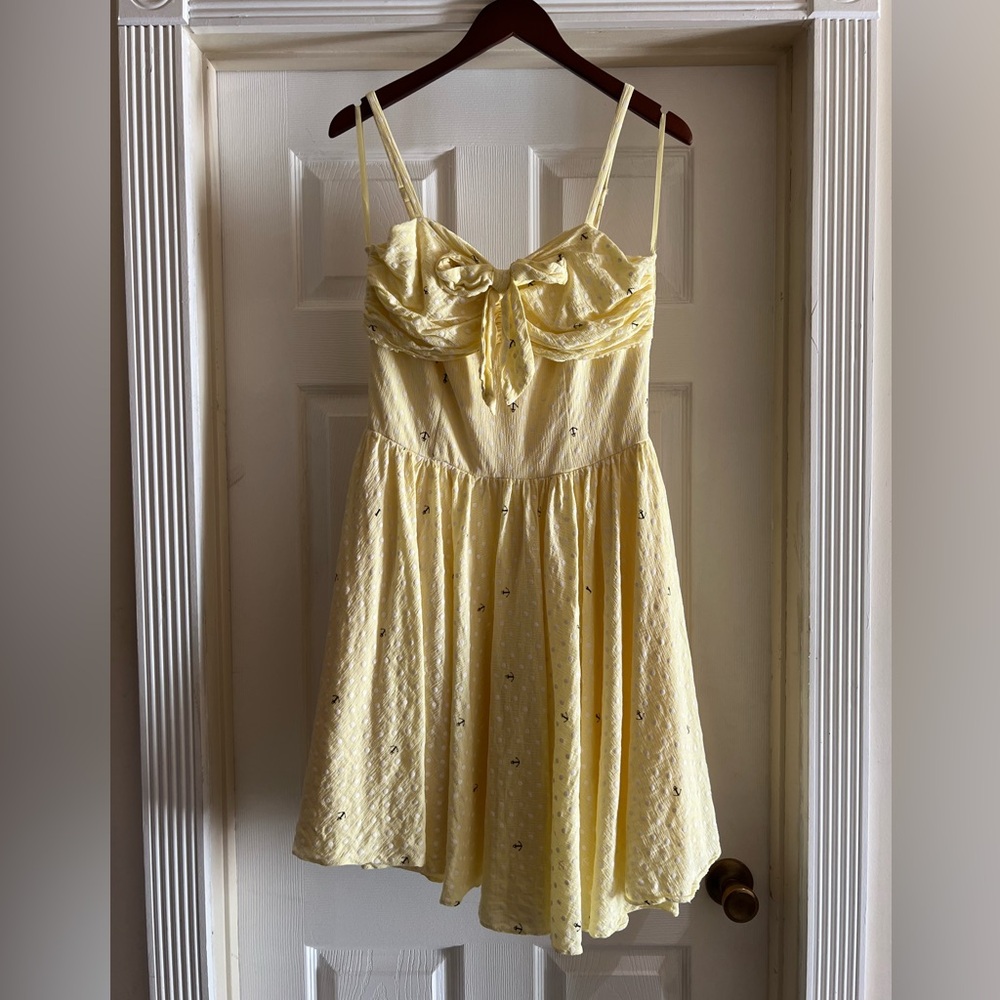 Iconic by Unique Vintage Golightly Swing Dress - Picture 2 of 9